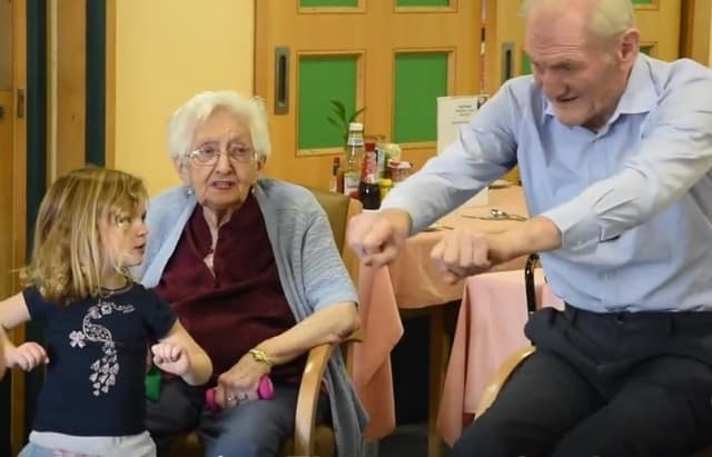 Intergenerational_care_home_UK